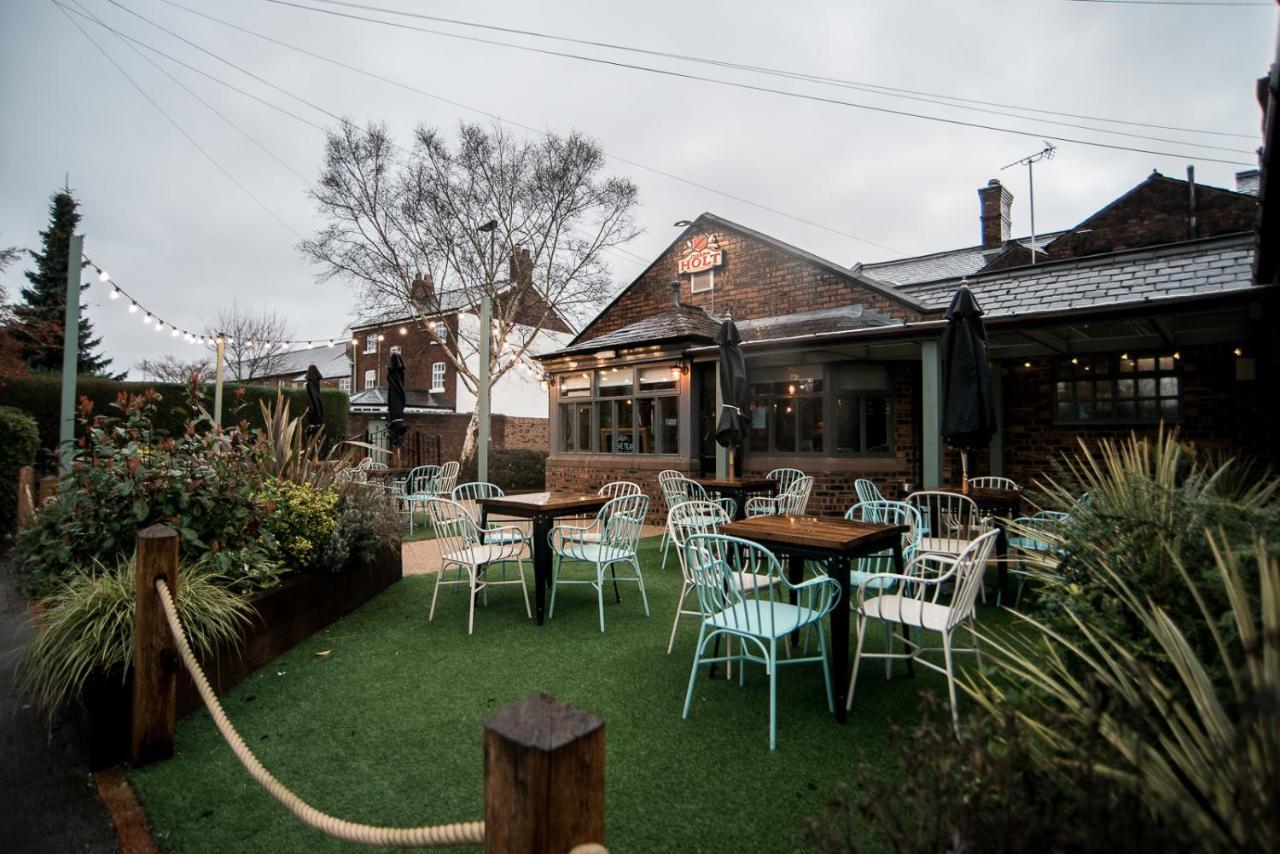 Cat & Lion Country Pub And Hotel Warrington  Exterior photo